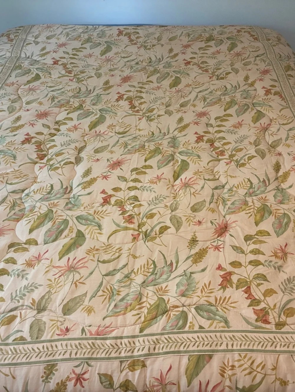 Floral Patterned Quilted Bedspread bedskirt set